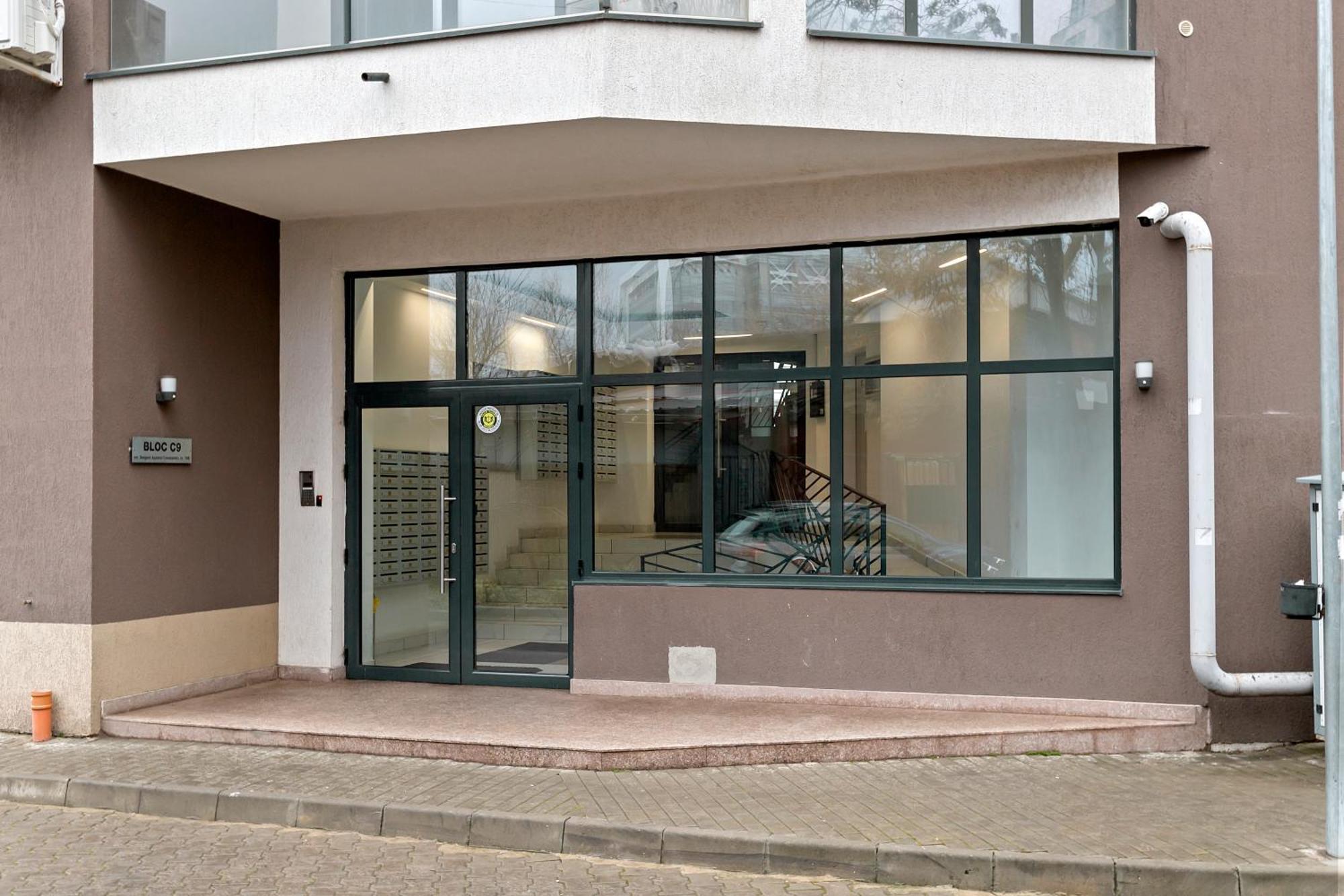 Mido Park Apartment With Private Parking & Self Check-In Bucharest Exterior photo